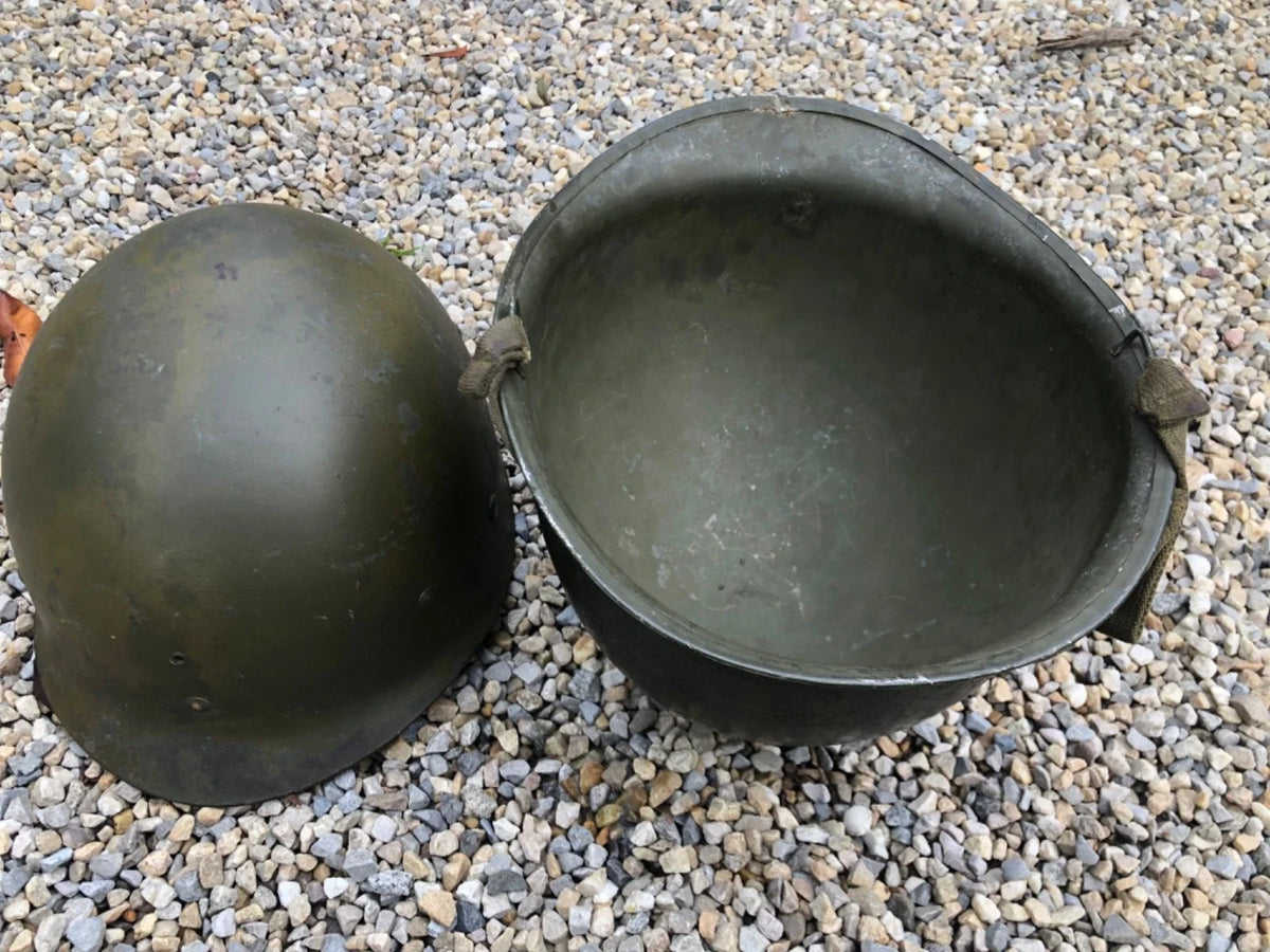 Ancien casque complet armée de libération