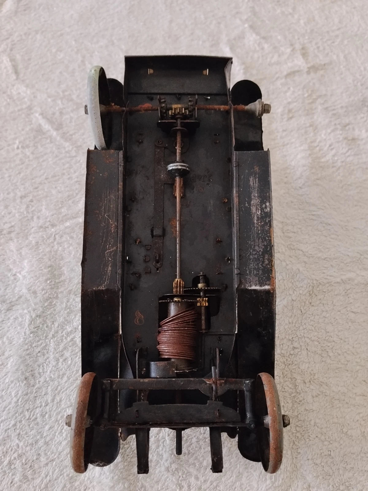 Jouet ancien en tôle