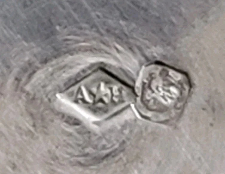 Tasse et sous tasse en argent massif