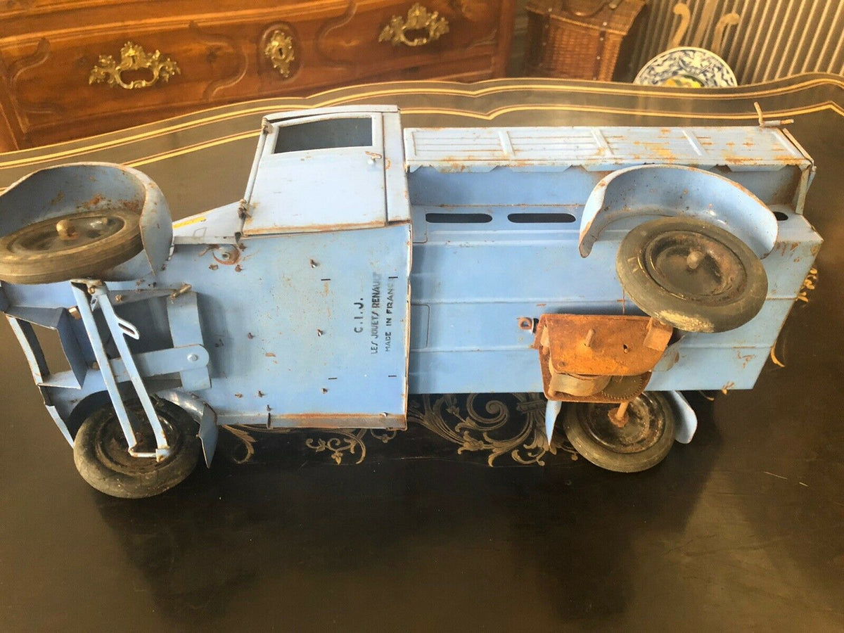 Ancien jouet camion