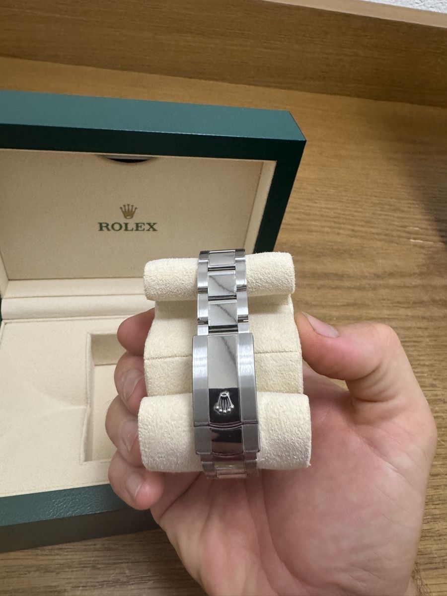 Rolex Datejust 36 126234 avec cadran bleu cannelé et bracelet Oyster