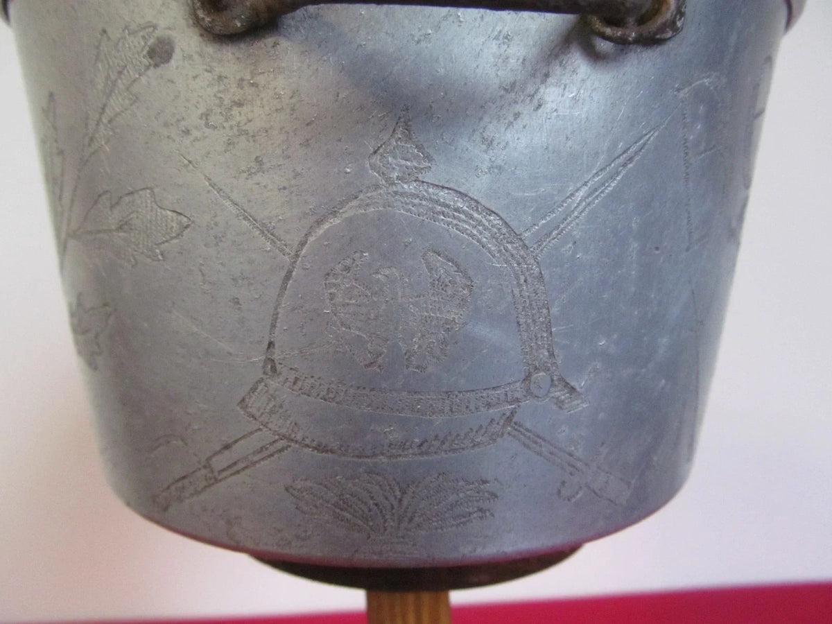 Gamelle gravee soldat francais infirmier art de tranchee ww1 yser poilu adrian