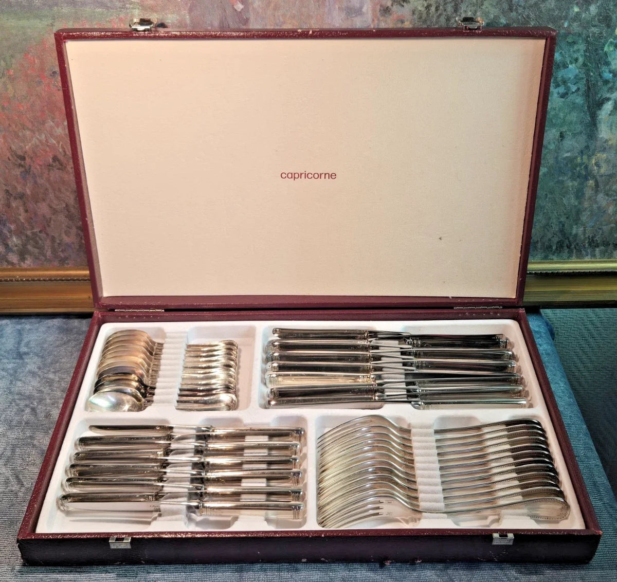 Belle ménagère ancienne en métal argenté CHRISTOFLE Modèle MALMAISON 47 pièces
