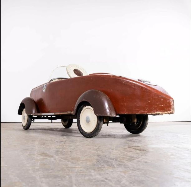 Voiture à Pédales Fabriquée à la Main Vintage 1948