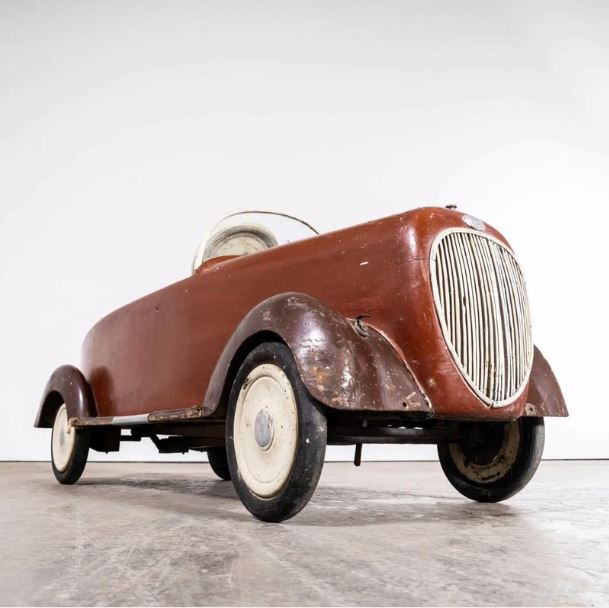 Voiture à Pédales Fabriquée à la Main Vintage 1948