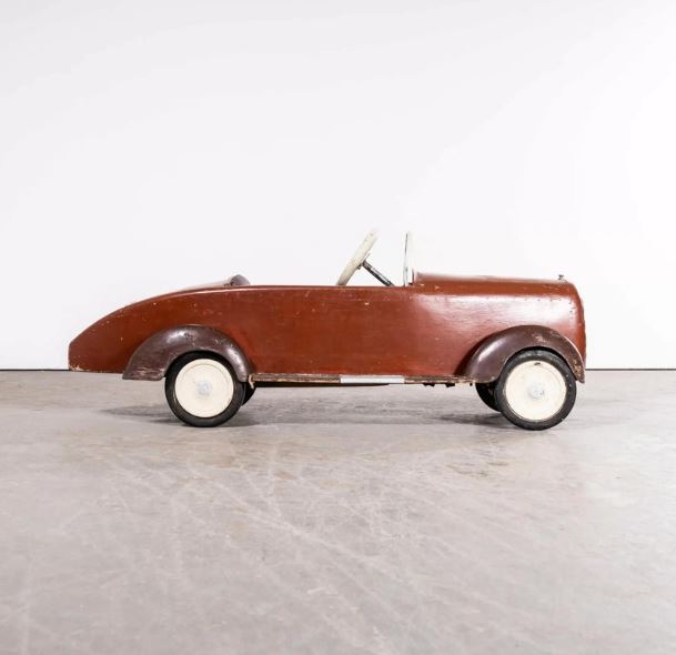 Voiture à Pédales Fabriquée à la Main Vintage 1948