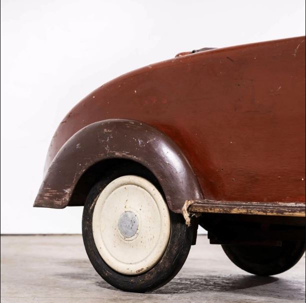 Voiture à Pédales Fabriquée à la Main Vintage 1948