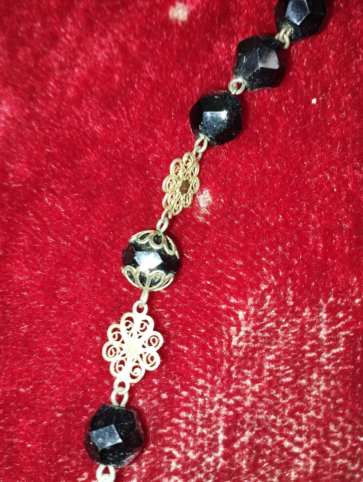 ANCIEN ROSAIRE D'ÉLISABETH. FILIGRANE EN ARGENT ET CRISTAL. XXE SIÈCLE