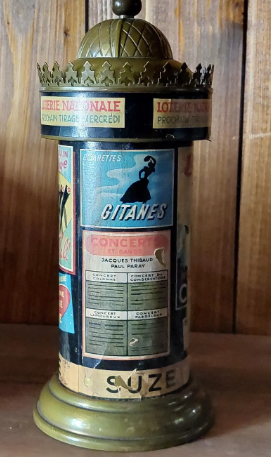 Ancien distributeur à cigarettes