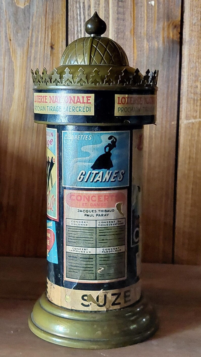 Ancien distributeur à cigarettes