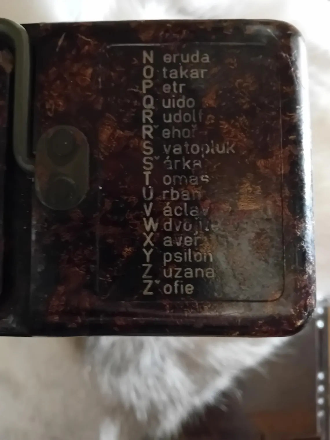 Ancien téléphone militaire