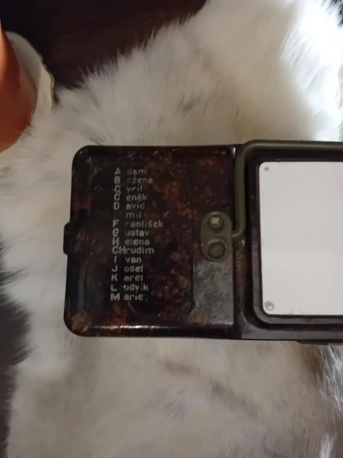 Ancien téléphone militaire