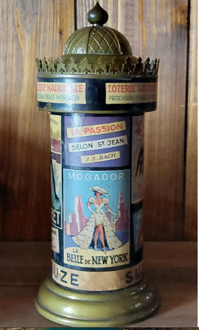 Ancien distributeur à cigarettes