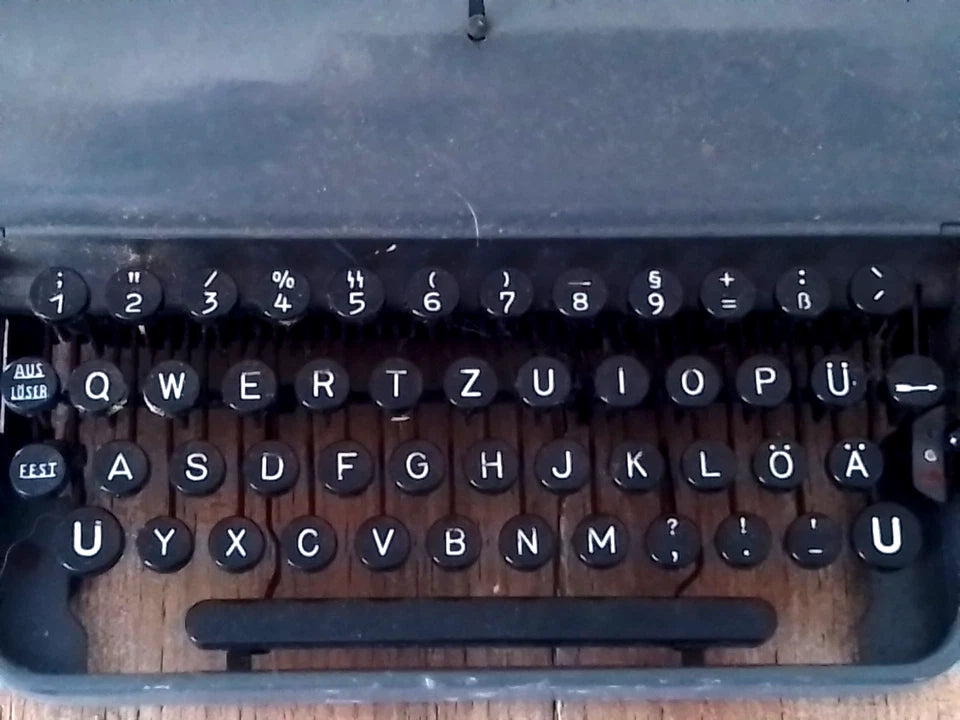 Machine à écrire Olympia WW2
