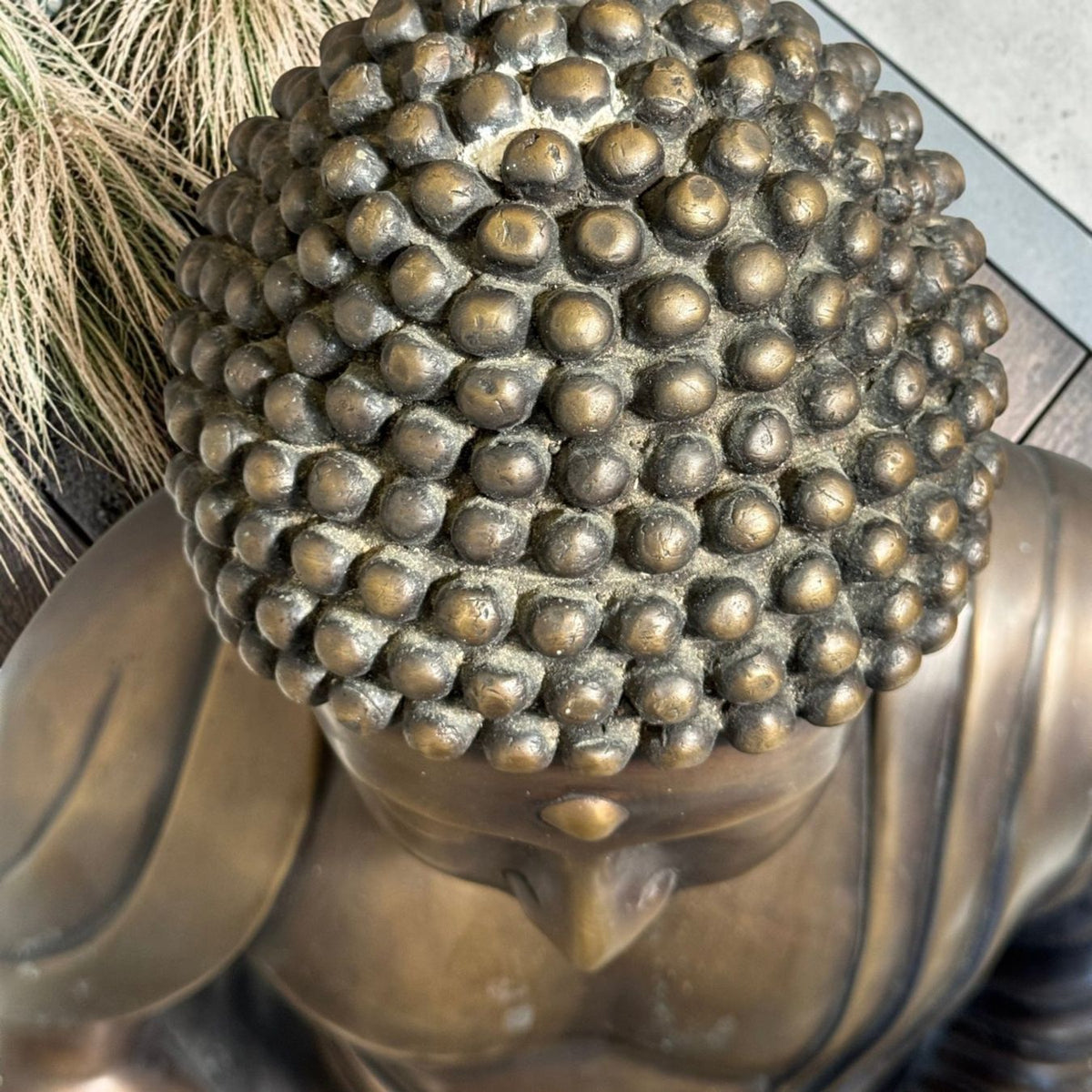 Statue de Bouddha Amida sculptée dans le bronze