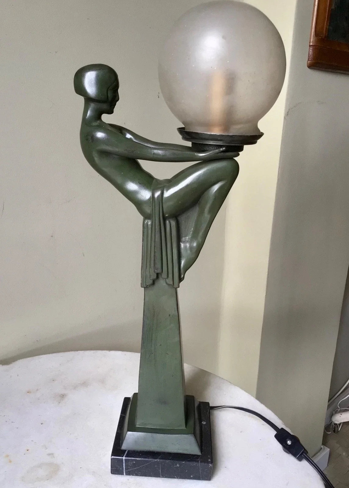 Lampe sculpture énigme