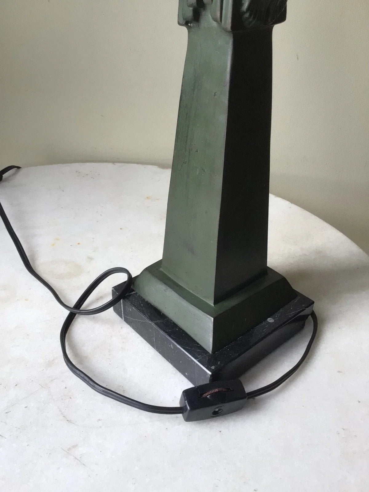 Lampe sculpture énigme