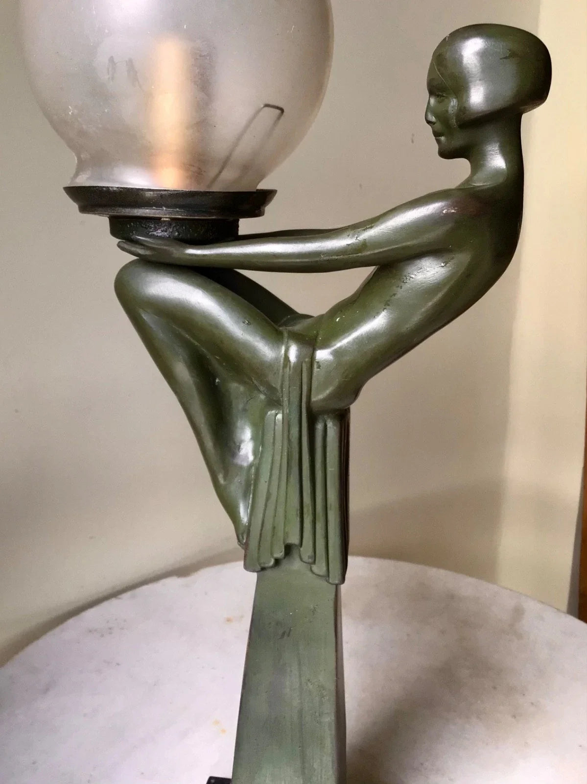 Lampe sculpture énigme