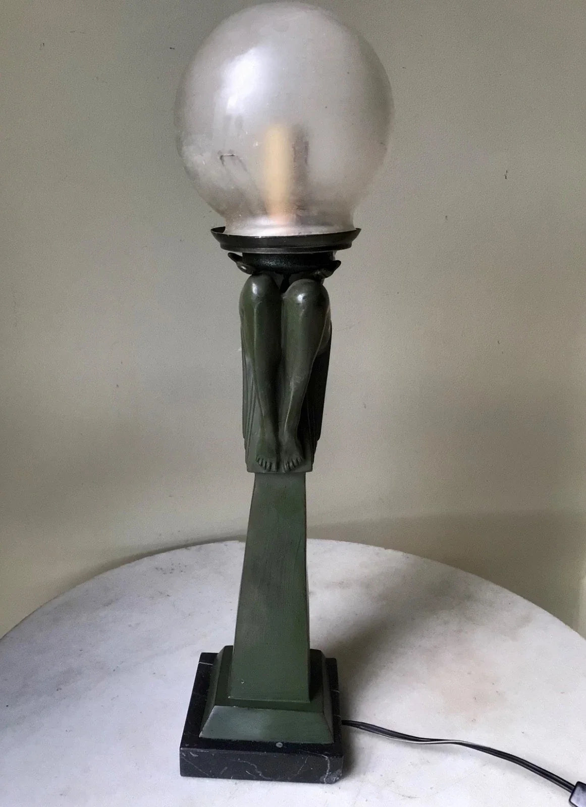 Lampe sculpture énigme