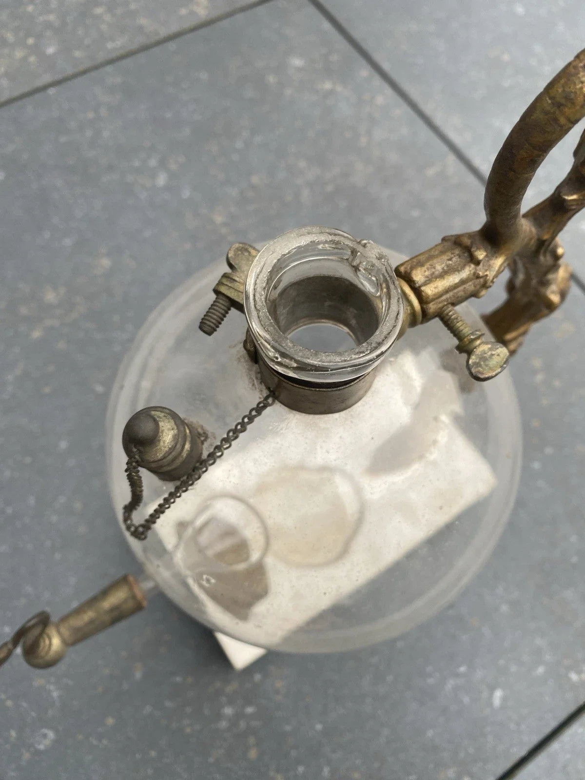 Cafetière ancienne en verre