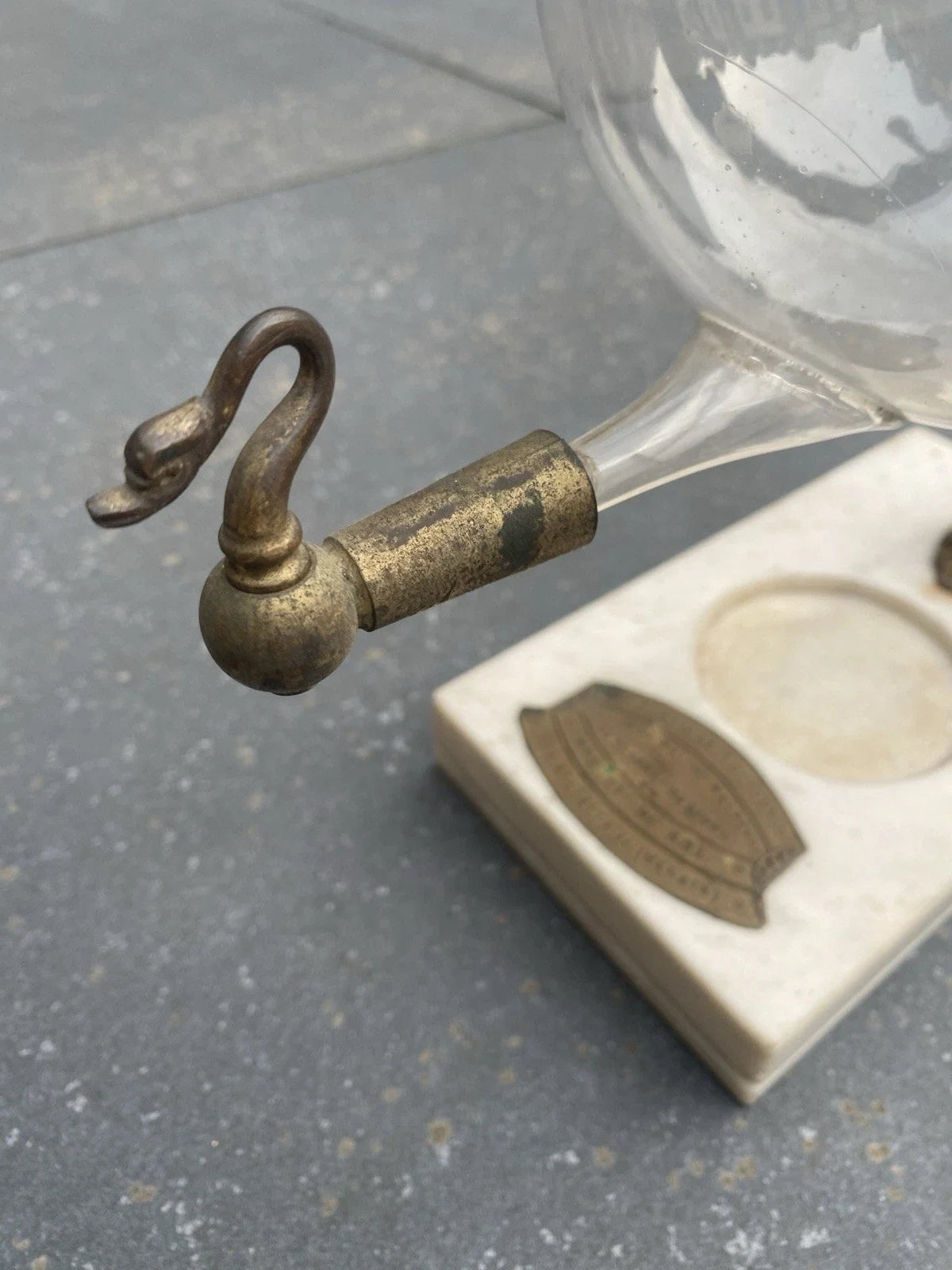 Cafetière ancienne en verre