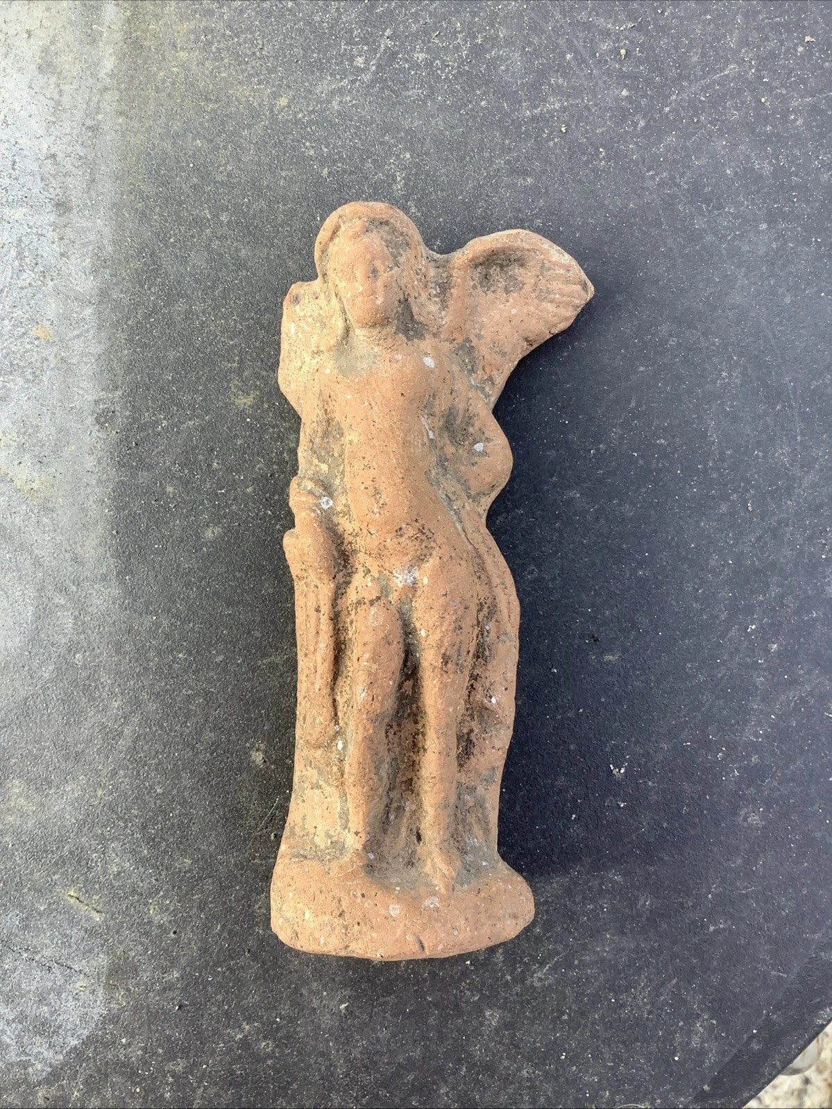 Statuette romaine en terre cuite
