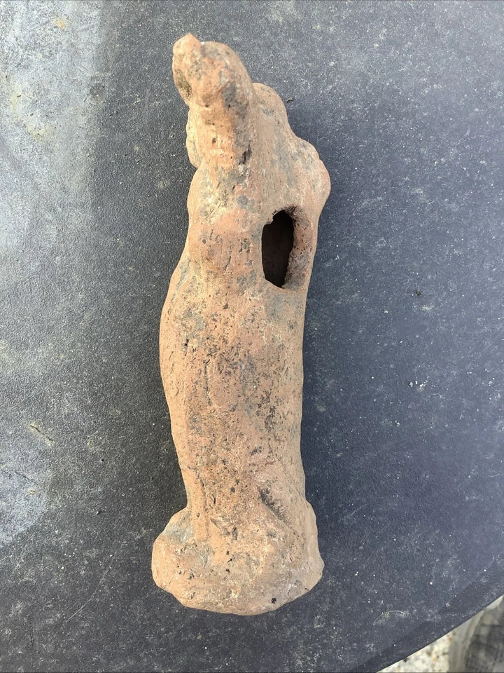 Statuette romaine en terre cuite