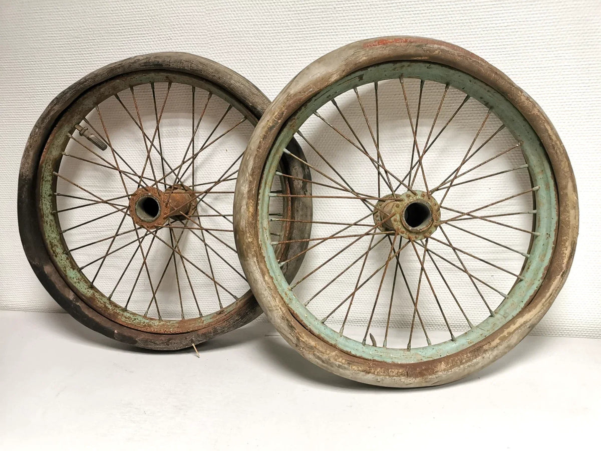 Paire de roues avion aéroplane caudron frères