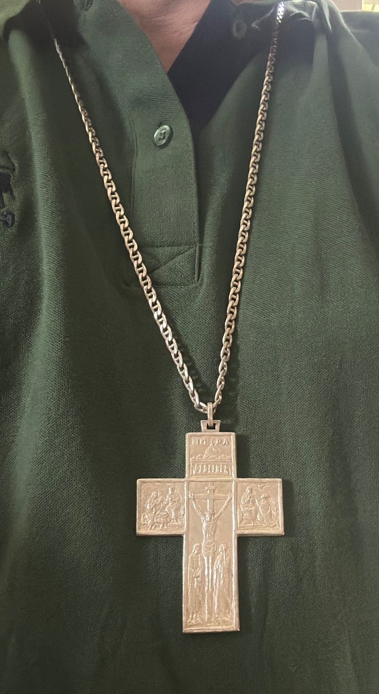 Croix ancienne en argent massif