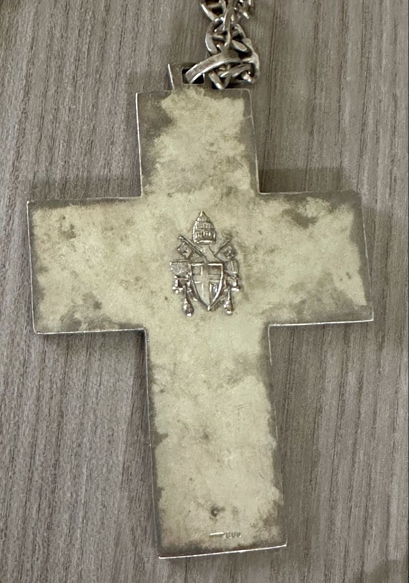 Croix ancienne en argent massif