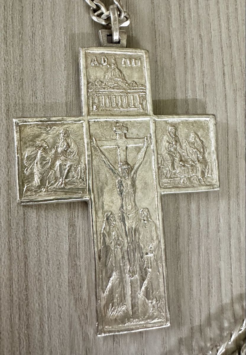 Croix ancienne en argent massif