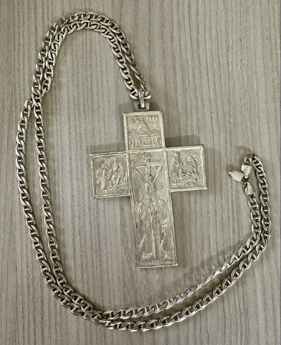 Croix ancienne en argent massif