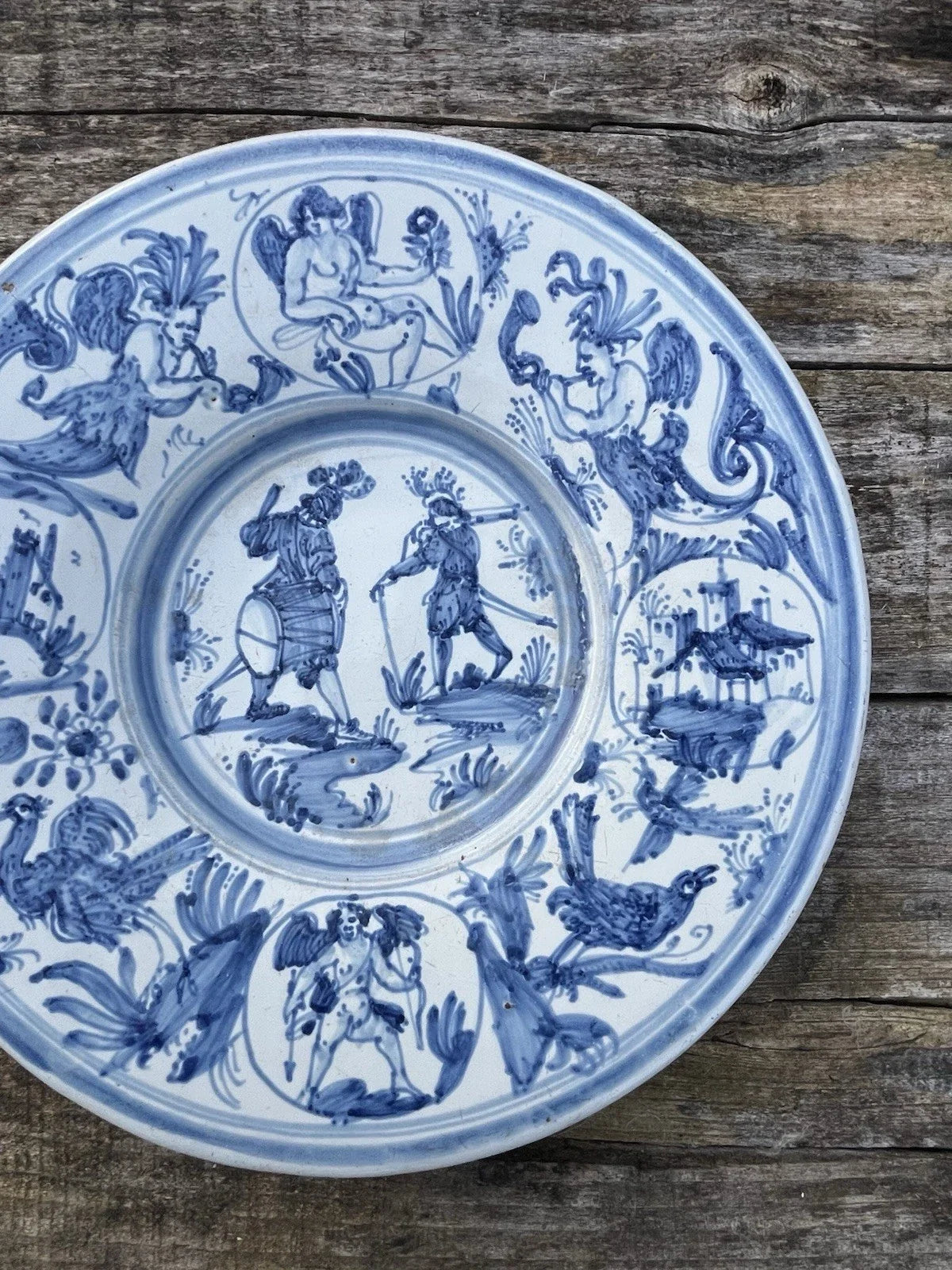 Assiette en faïence