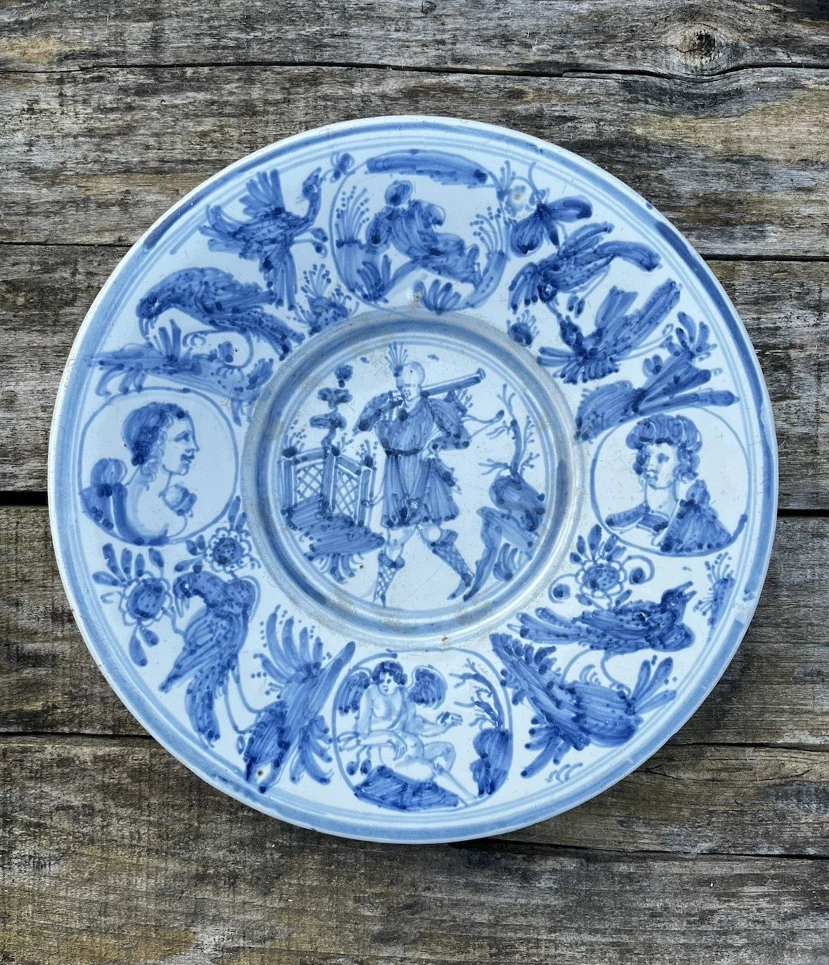 Assiette en faïence