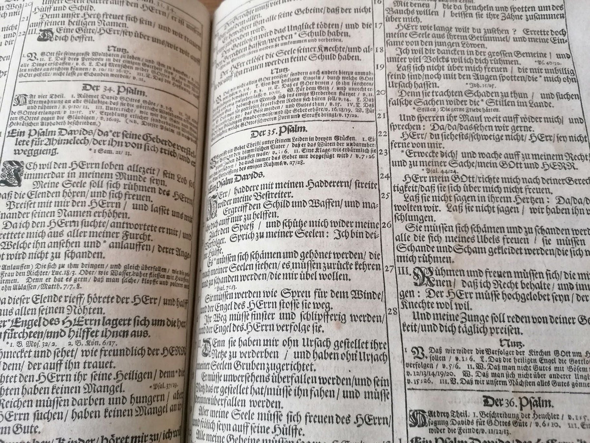 Bible ancienne de 1712 imprimée à Minden