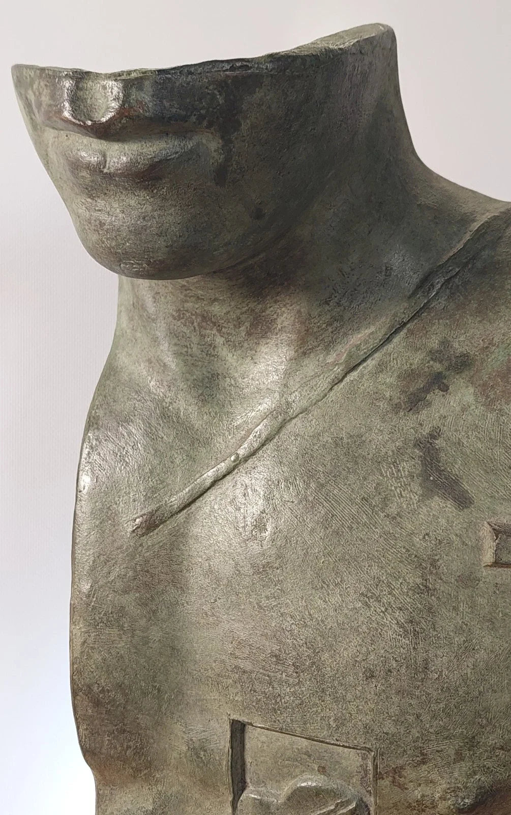 Sculpture en bronze d’asclépios