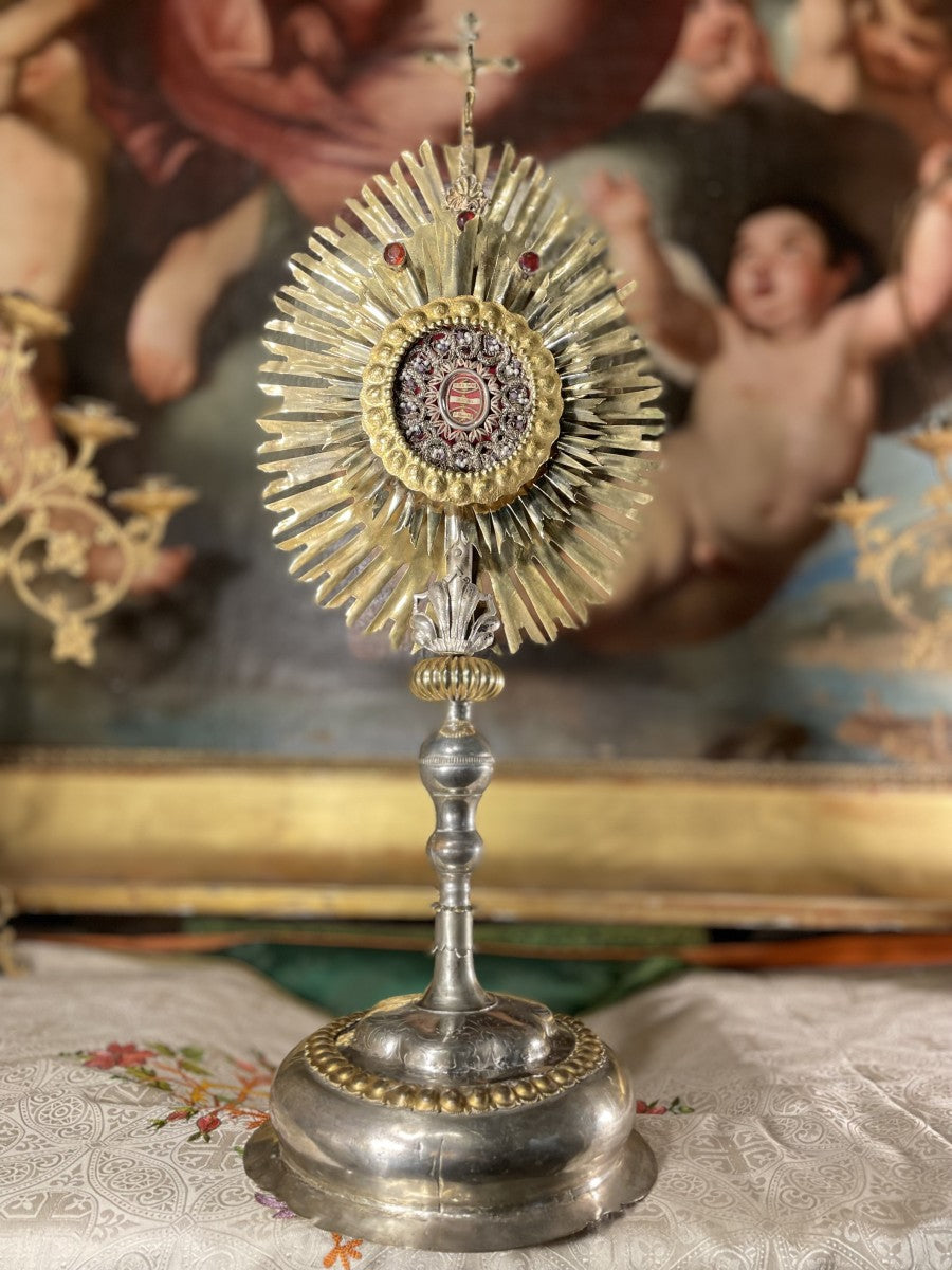 Grand ostensoir avec reliques du XVIIIe siècle