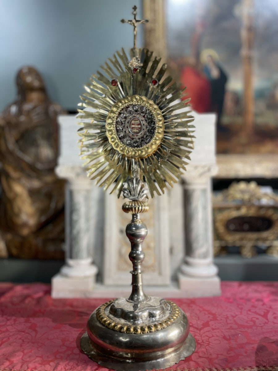 Grand ostensoir avec reliques du XVIIIe siècle