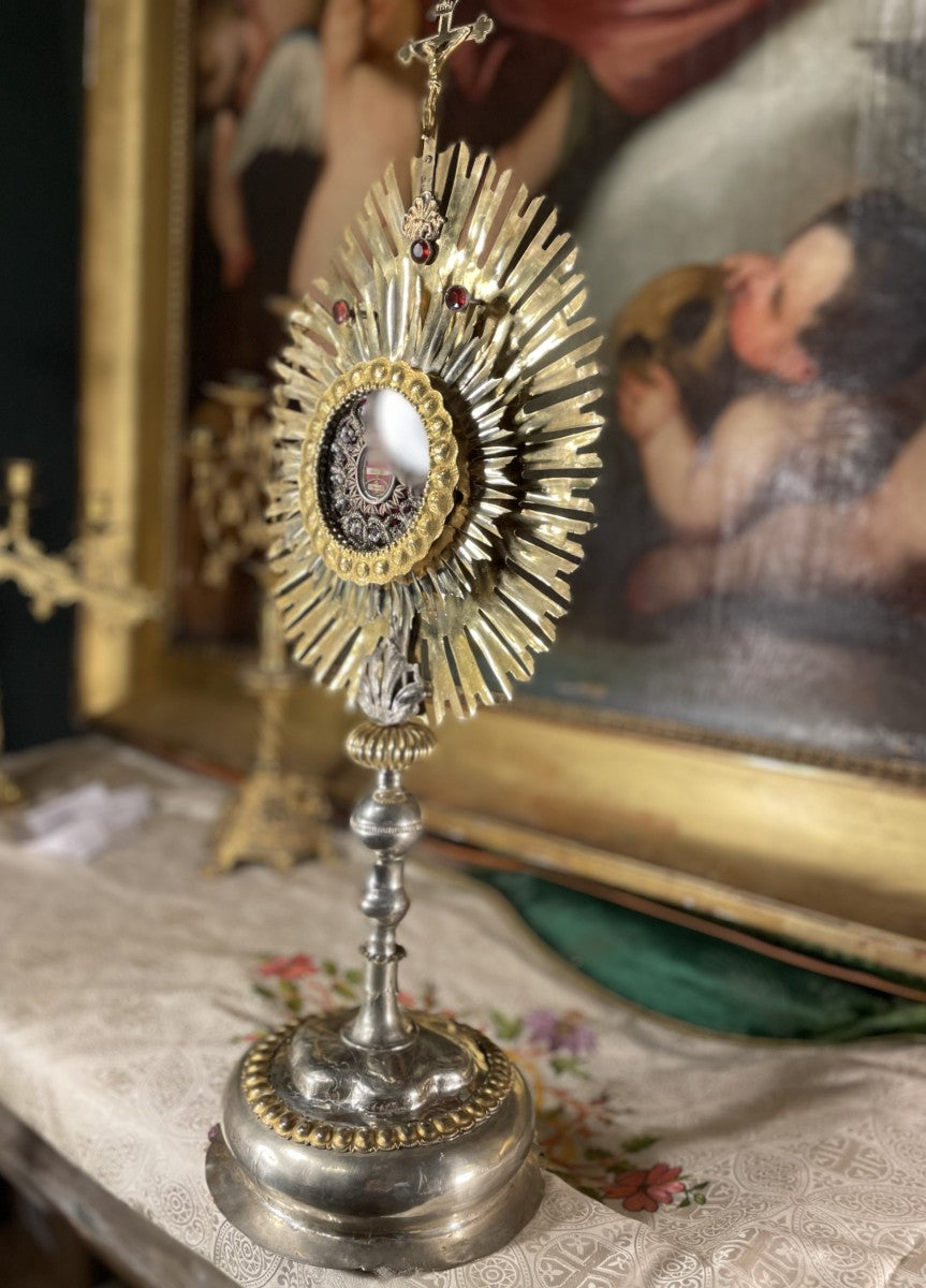 Grand ostensoir avec reliques du XVIIIe siècle