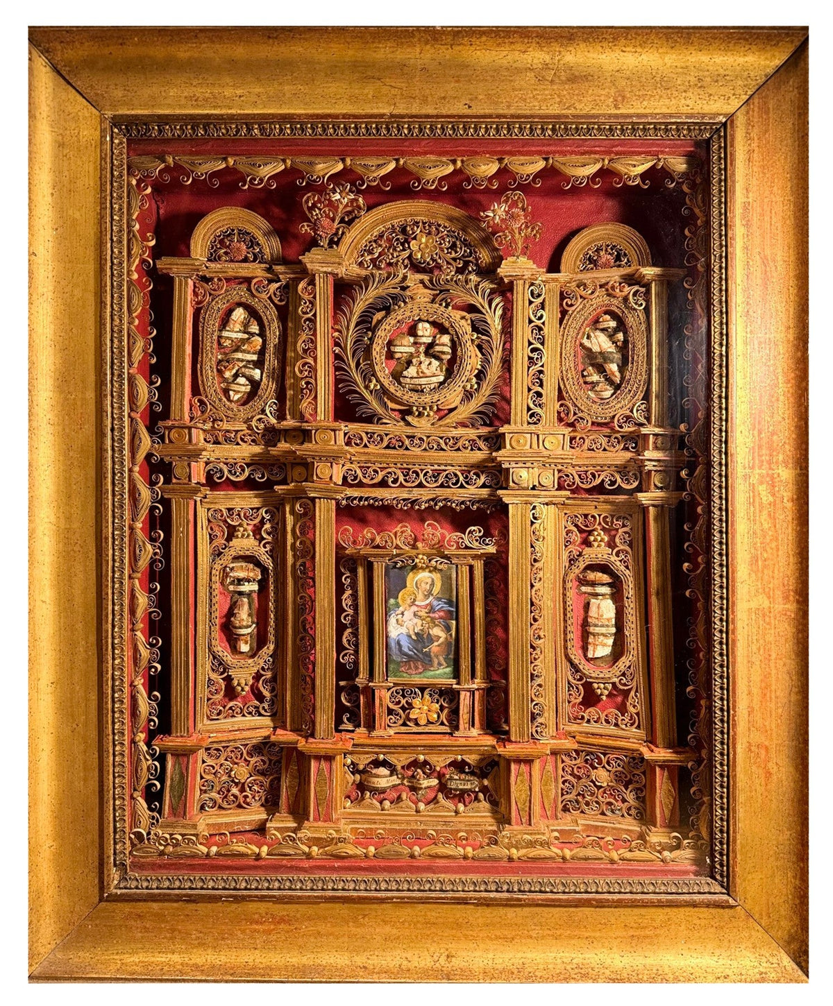 Reliquaire du XVIIIe siècle façon retable aux 21  reliques