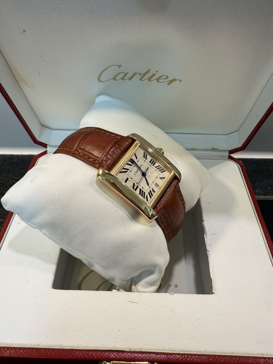 Montre Cartier Tank classique en or jaune 18 carats, référence 1840