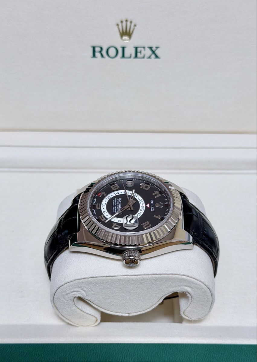 Rolex Sky-Dweller en or blanc 18 carats
