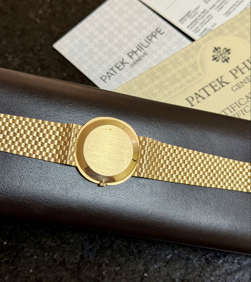 Montre Patek Philippe Ellipse Jumbo en or jaune 18 carats