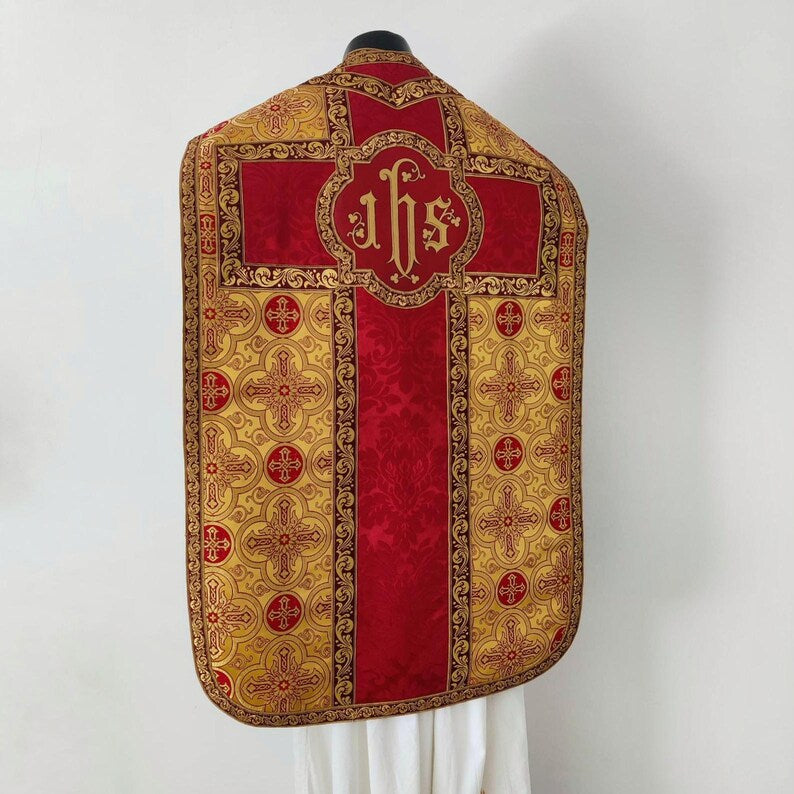 Ensemble complet de vêtements liturgiques traditionnels