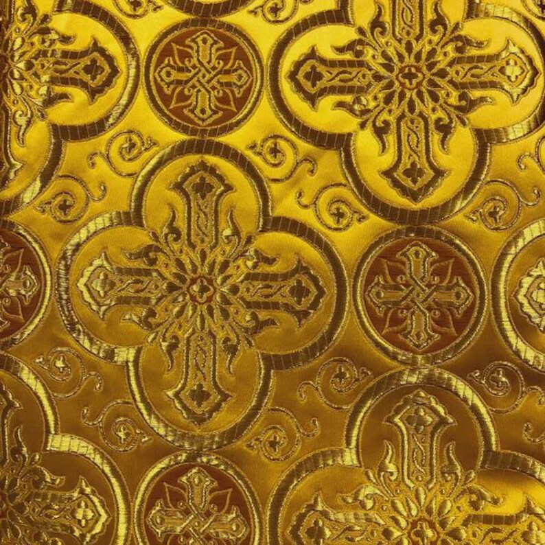 Ensemble complet de vêtements liturgiques traditionnels