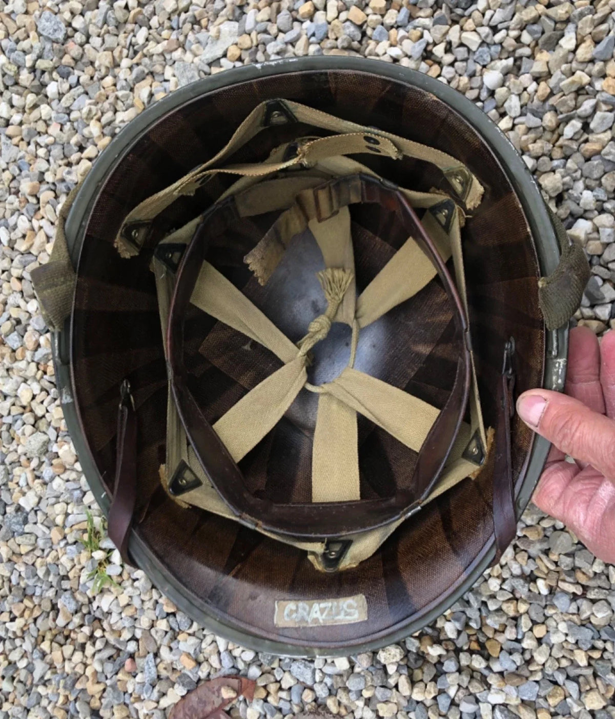 Ancien casque complet armée de libération