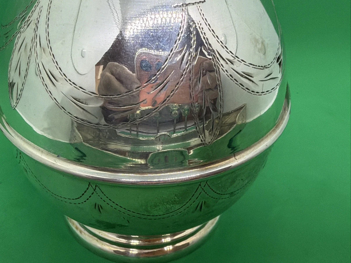 Ancien service à liqueur en argent massif