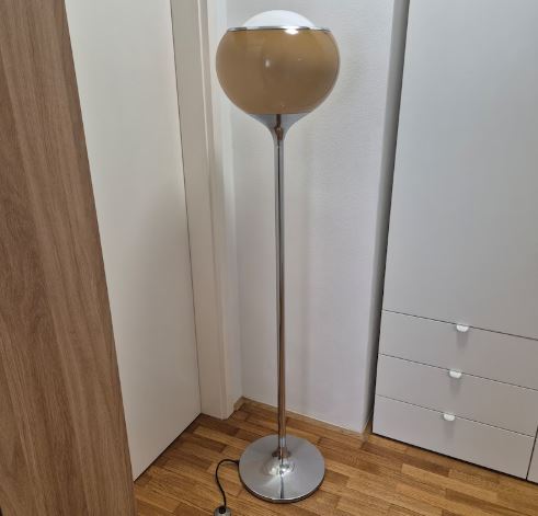 Lampadaire Cappuccino Meblo Guzzini Bud des années 70