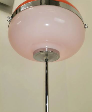 Lampadaire vintage du milieu du siècle par le fabricant italien Guzzini