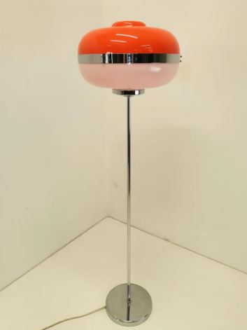 Lampadaire vintage du milieu du siècle par le fabricant italien Guzzini